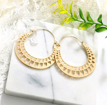 Load image into Gallery viewer, Retro geometric shaped earrings
